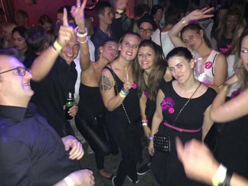Hamburg: Night PubCrawl Tour through the Reeperbahn - FAQs