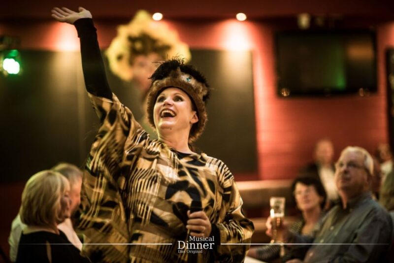 Hamburg: Original Musical Dinner Cruise - What to Expect