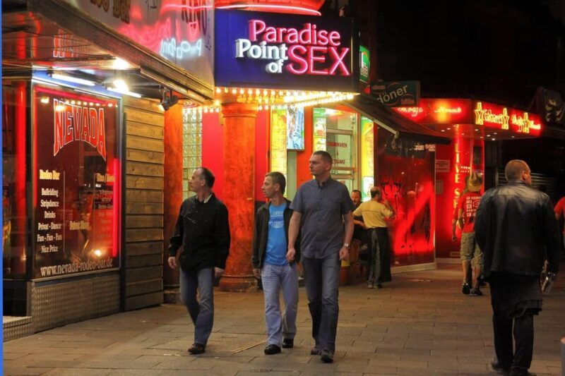 Hamburg: Private St. Pauli History & Highlights Walking Tour - Key Points