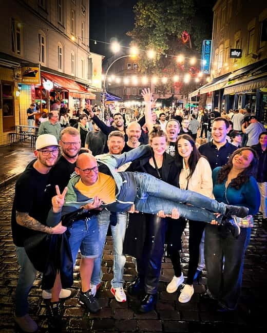 Hamburg: Pubcrawl & Nightlife Tour auf St.Pauli - An Inside Look at Hamburg’s Nightlife with a Guided Pub Crawl