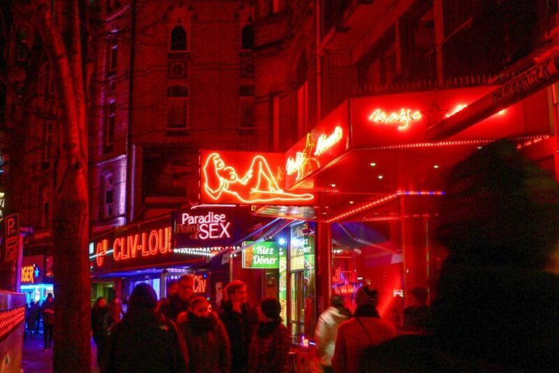 Hamburg: Reeperbahn Quickie, The Short & Sexy St. Pauli Tour - Key Points