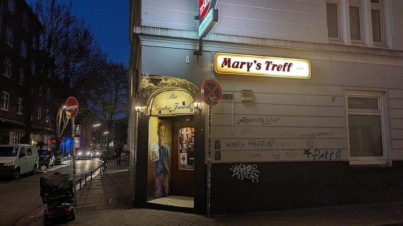 Hamburg - St. Pauli coffee klatch with ex dominatrix - perfect in rainy weather - What’s Included and What’s Not