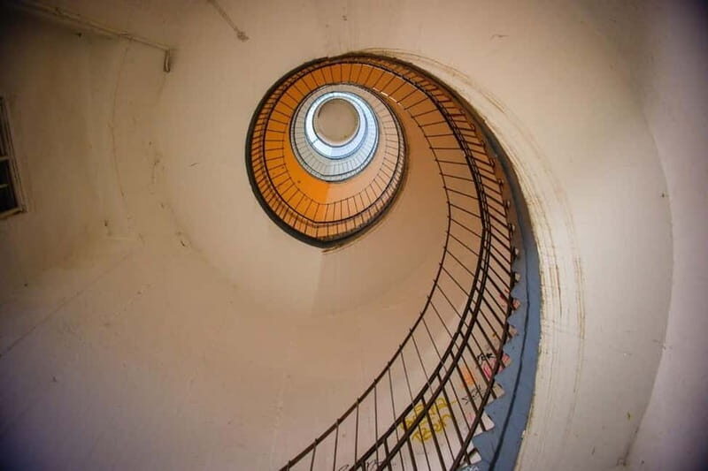 Hamburg: St. Pauli Green Bunker Tour in German - Authentic Experiences & Authentic Insights