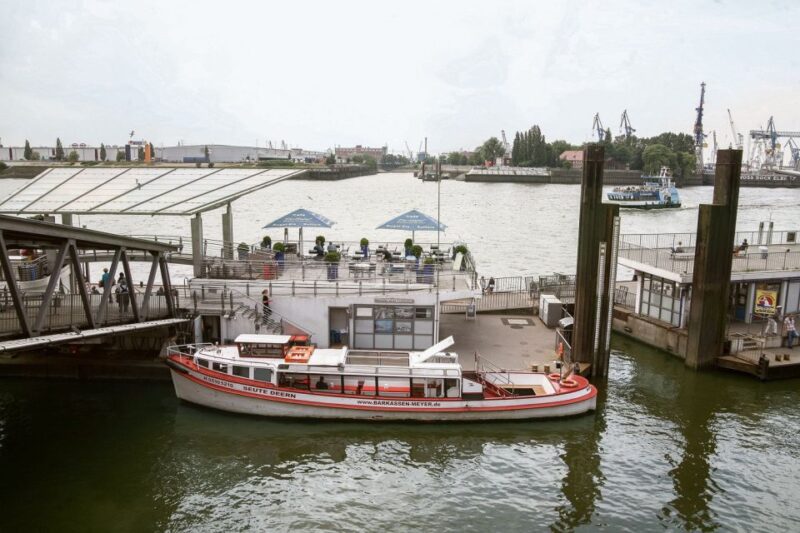 Hamburg: Traditional Harbor Tour With Commentary - Key Points