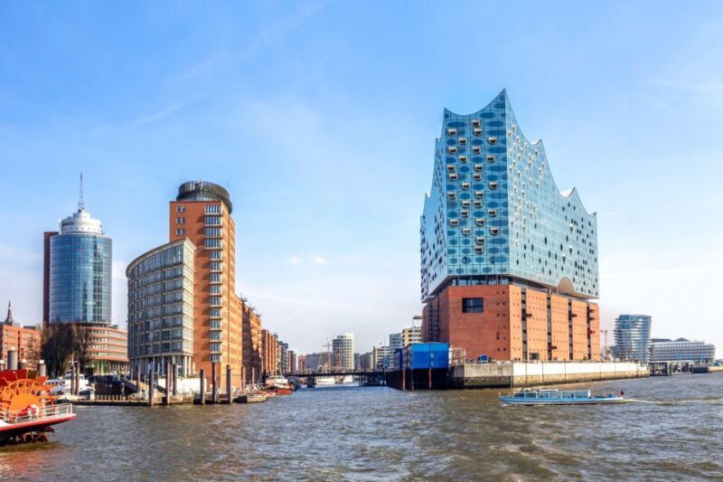 Hamburg: Ultimate Barge Tour with Live Commentary - Who Should Consider This Tour?