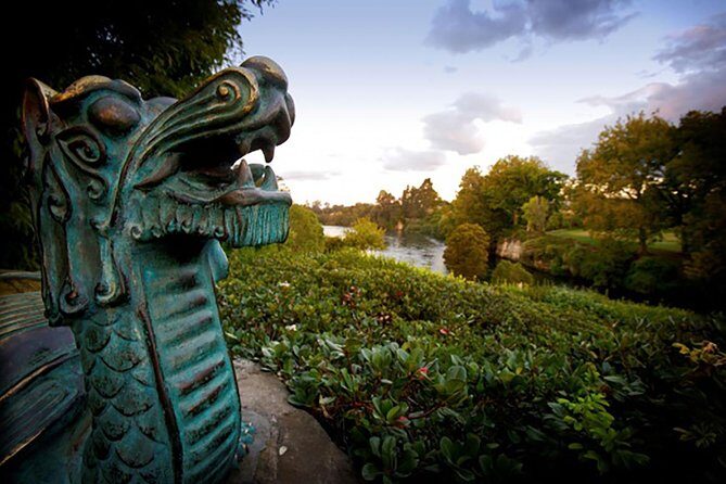 Hamilton Gardens & Hobbiton Exclusive Luxury Day Tour From Auckland - Key Points