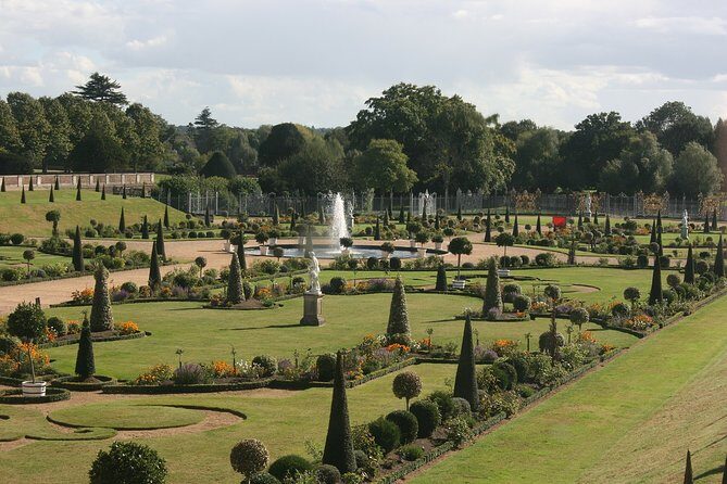 Hampton Court Palace & Garden Maze, Private Tour Admission with Audio Guides - Get to Know the Hampton Court Palace & Garden Maze Private Tour