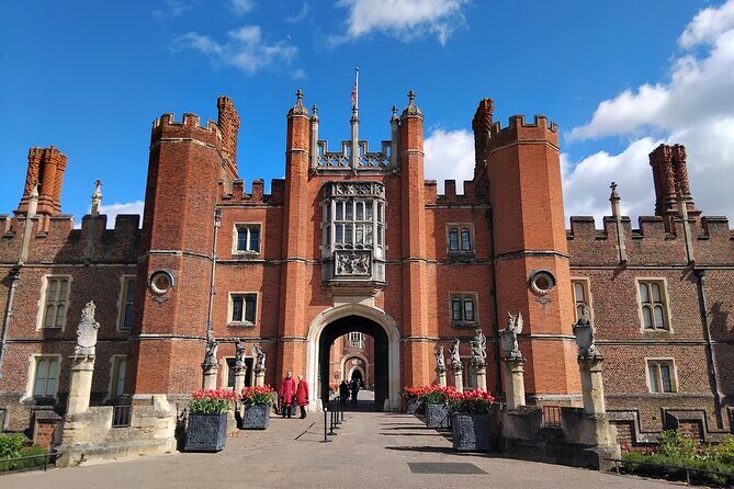 Hampton Court Palace Private Guided Tour - Exploring Hampton Court Palace: A Step Back in Time