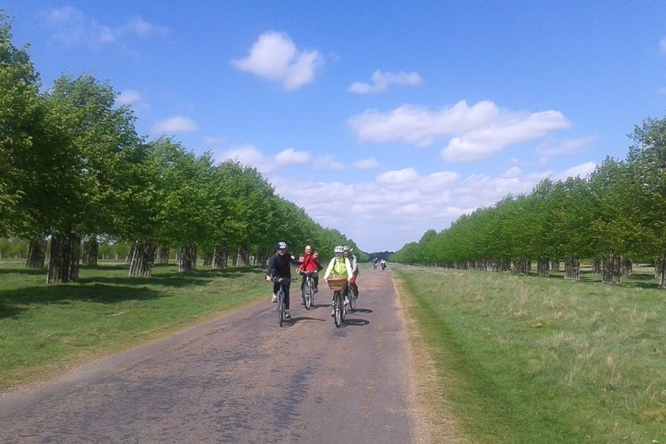 Hampton Court Palace: River Thames Bike Tour - Meeting Point Details
