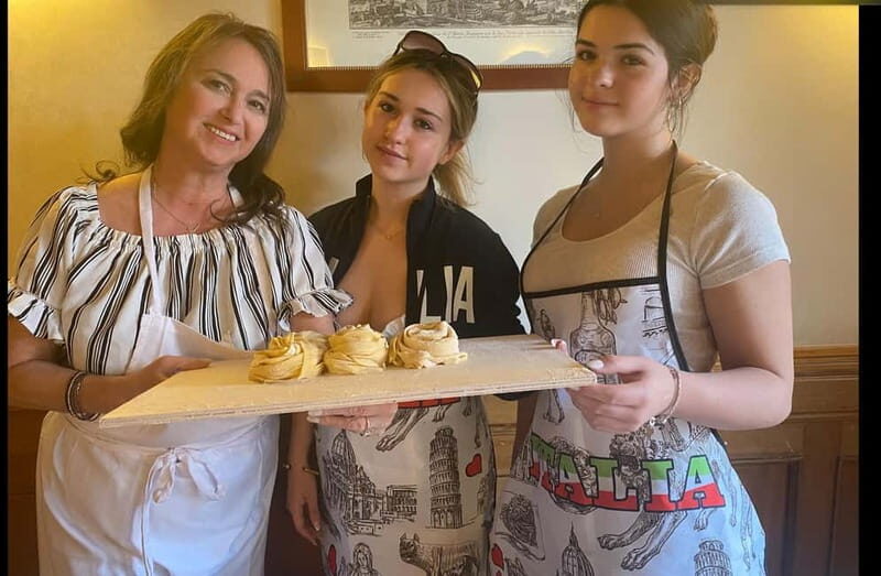 Hands-On Pasta & Tiramisu Class near Colosseum - Key Points
