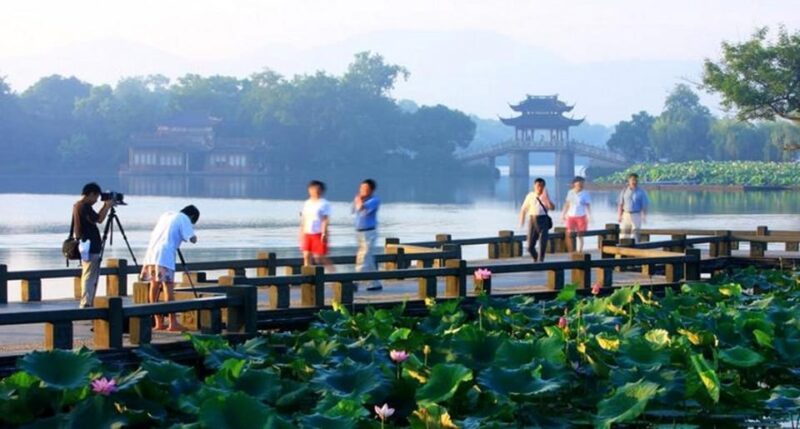 Hangzhou Private One Day Trip From Shanghai by Bullet Train - Lingyin Temple Discovery