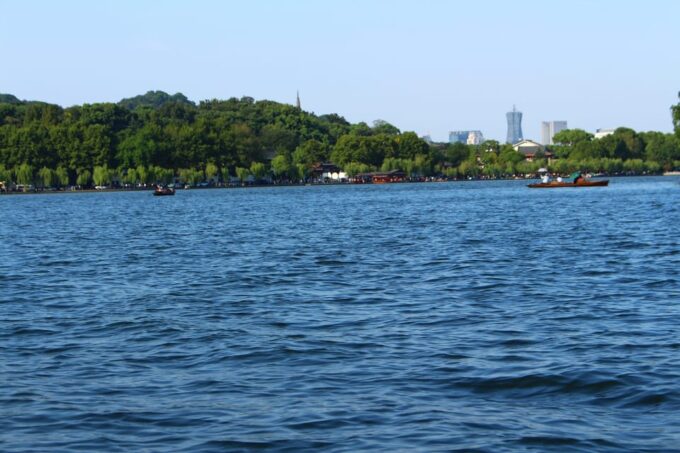 Hangzhou: West Lake and Tea Plantation Day Trip - Recommended Attire