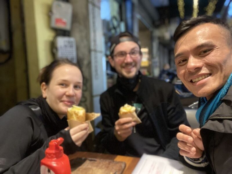 Hanoi: 7 Tasting Street Food Walking Tour and Train Street - Experience and Itinerary