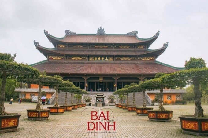 Hanoi: Bai Dinh, Trang An/ Tam Coc and Mua Cave Day Trip - Trang An Caves and Mua Cave