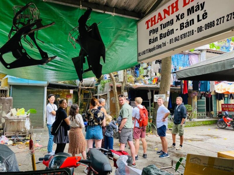 Hanoi: Cho Gioi Vietnam War History Walking Tour - Experiences of North and South Vietnamese