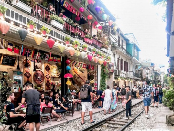Hanoi Food Tour With Train Street Visit - Booking Information