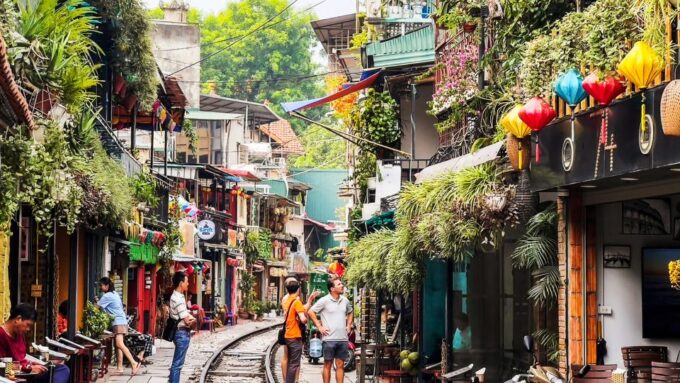 Hanoi Food Tour With Train Street Visit - Frequently Asked Questions