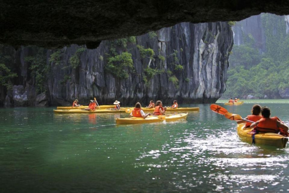 Hanoi: Full-Day Ha Long Bay on Luxury Cruise With Lunch - Pickup Options and Meeting Point