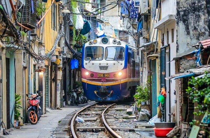 Hanoi: Guided Food Tour With Train Street Visit - Itinerary and Highlights