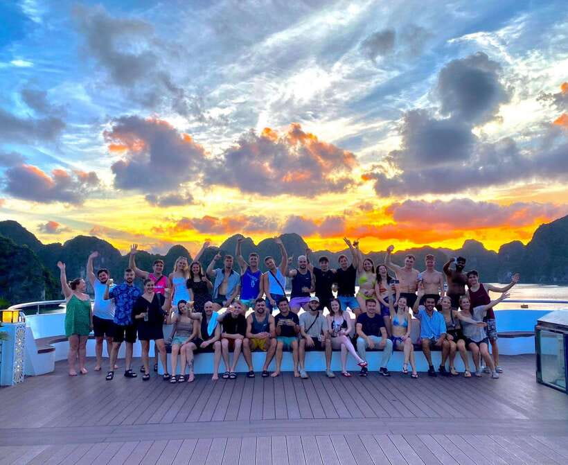 Hanoi: Ha Long Bay 5-Star Cruise With Kayaking and Lunch - Scenic Drive Through Hanoi