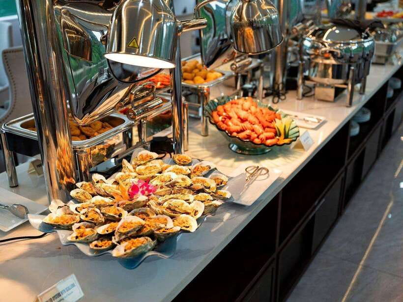 Hanoi: Ha Long Bay Day Trip - Luxury Cruise & Buffet Lunch - Overview of the Ha Long Bay Day Trip