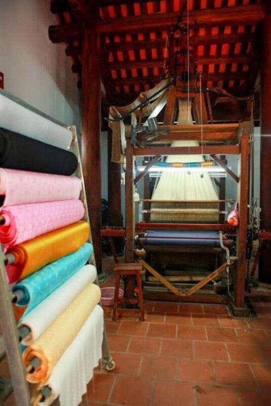 Hanoi: Half-day Silk Weaving Journey In Van Phuc Tour - Shopping for Silk Products
