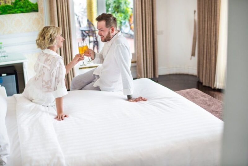 Hanoi: Halong Bay 2-Day Luxury Cruise Private Balcony & Cave - Key Points