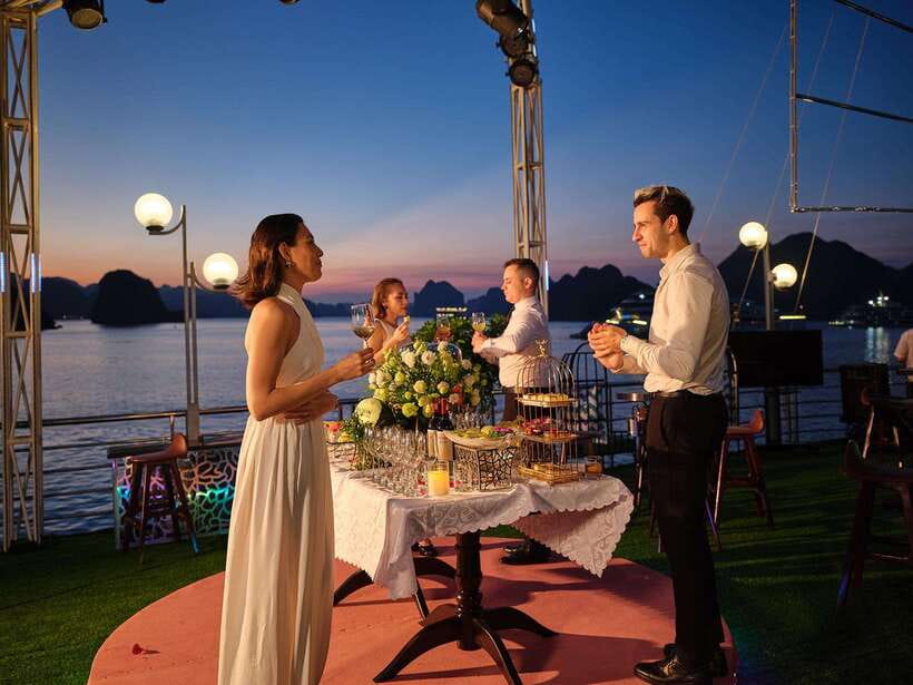 Hanoi: Halong Bay Cruise With Kayaking and Titop Island - Activities Included in the Tour