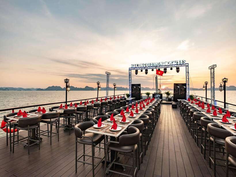 Hanoi: Halong Bay Full-Day Tour With 5-Star Diamond Cruise - Onboard Amenities and Activities