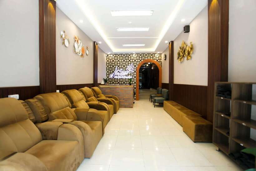 Hanoi: Lá Spa Body Massage 60 Minutes With Oil - Nearby Attractions and Dining Options