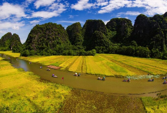 Hanoi/Ninh Binh: Bai Dinh, Trang An, and Mua Cave Day Tour - Tour Guide and Transportation