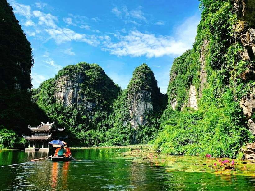 Hanoi / Ninh Binh: Trang an Eco-Tourism - Hoa Lu & Mua Cave - Included in the Tour