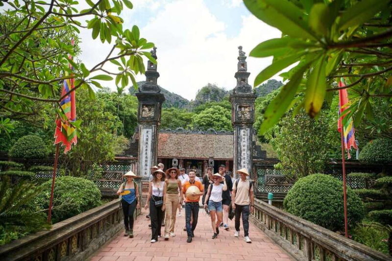 Hanoi/Ninh Binh: Trang An, Hoa Lu & Mua Caves Full-Day Trip - Important Information