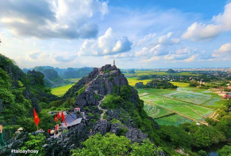 Hanoi: Ninh Binh, Trang An, Mua Cave and Bai Dinh Pagoda - Climbing Mua Cave