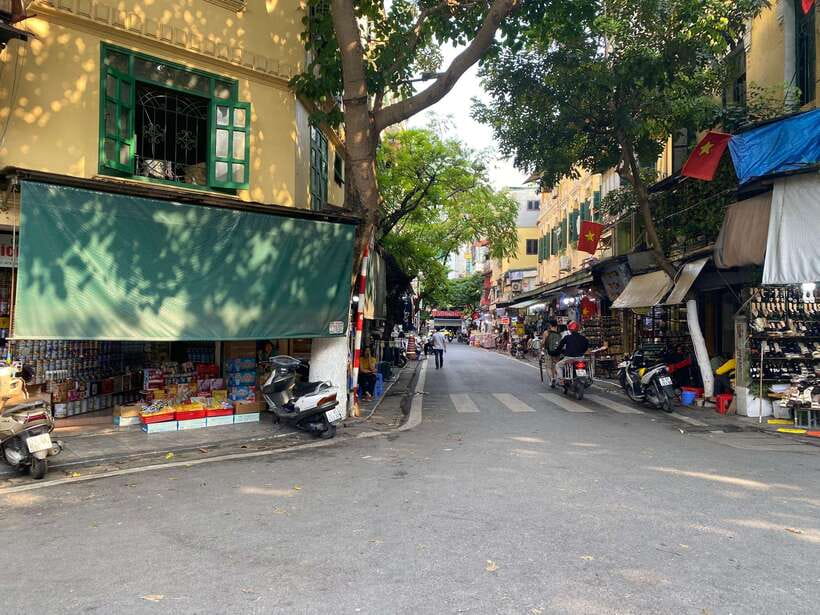 Hanoi Old Quarter Cultural Walking Tour & Water Puppet Show - Important Information for Travelers