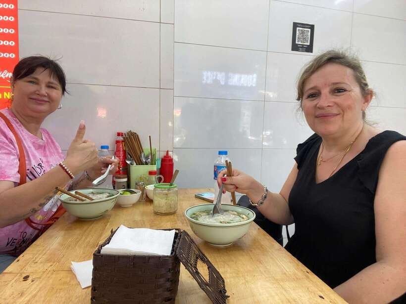Hanoi: Old Quarter Street Food Tour - Meet the Knowledgeable Guide