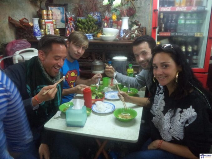 Hanoi: Old Quarter Street Food Walking Tour With 10 Tastings - Local Culture and Traditions