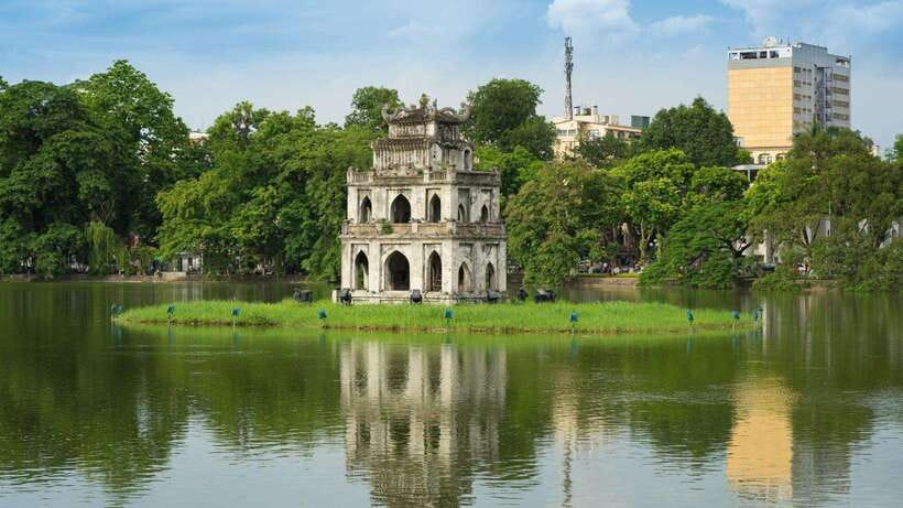 Hanoi: Old Town Street Food Tour With Hotel Pickup - Hanois Old Town and Street Food Culture