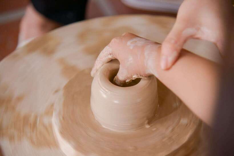 Hanoi: Pottery Class in the Bat Trang Village - Instruction and Language Assistance