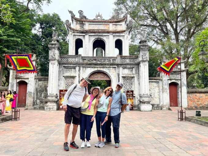 Hanoi: Private Half-day City Highlights and Hidden Gems Tour - Hoan Kiem Lake and Hanoi Opera House