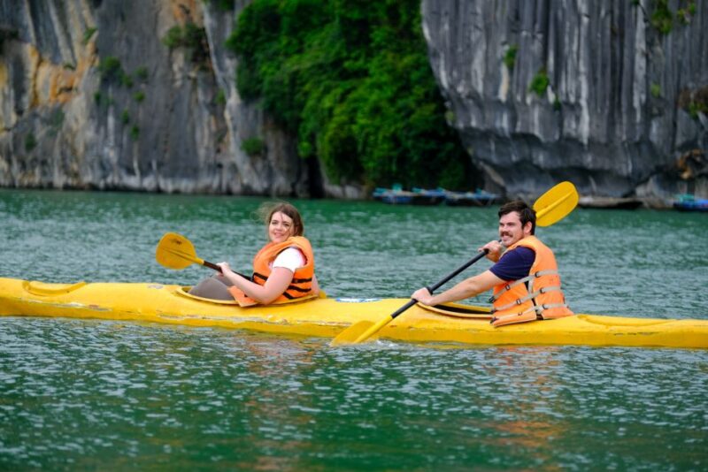 Hanoi: Roundtrip Halong Bay Islands, Caves, Kayaking & Lunch - Customer Feedback
