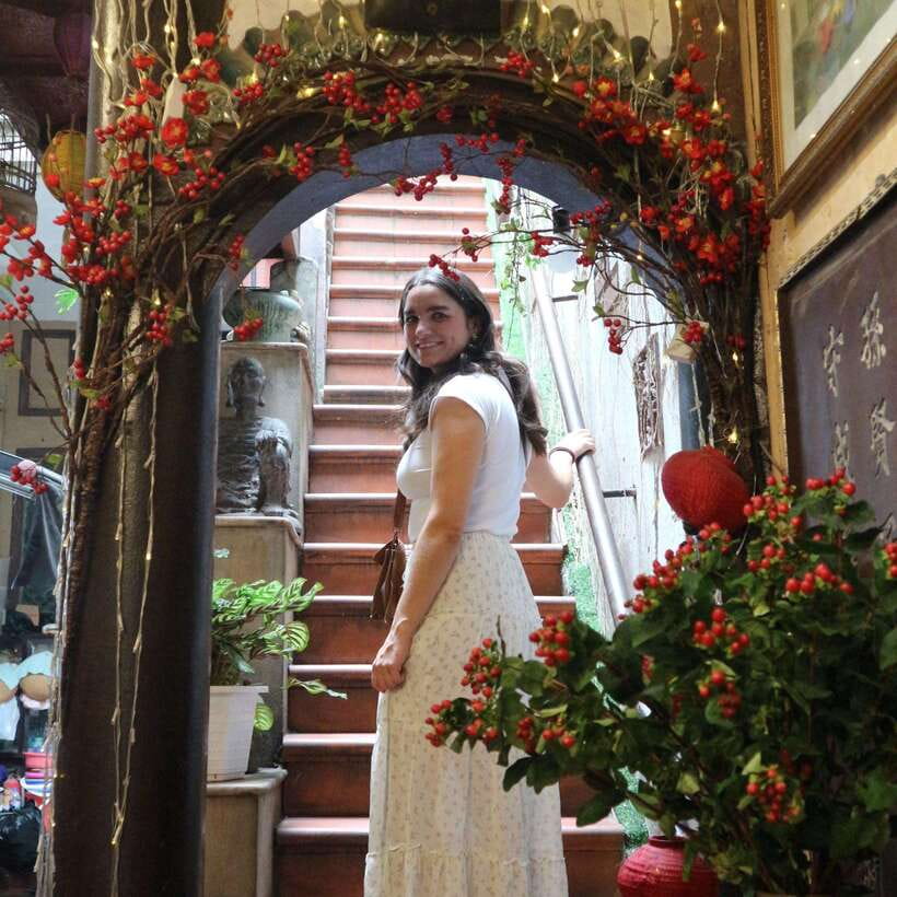 Hanoi Street Food, Coffee Tastings, Alleys Walking Tour - Visiting Yen Thai Shrine