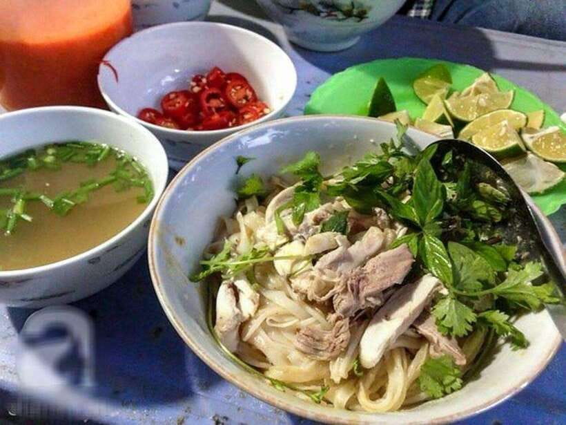 Hanoi: Street Food Walking Group or Private Tour - Itinerary and Experience