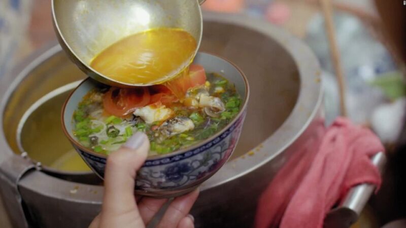 Hanoi: Street Food Walking Tour & Water Puppet Show - Culinary Exploration