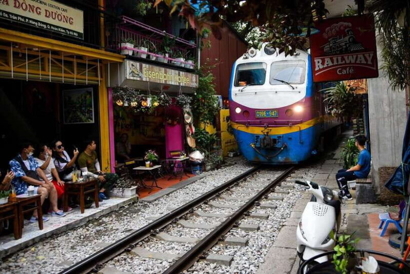 Hanoi: Vietnam War Remnants Museum & Local Train Street - Exploring the Vietnam Air Force Museum
