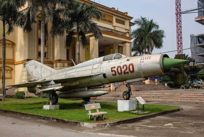 Hanoi: Vietnam War Remnants Museum & Local Train Street - Experience at Hanoi Train Street