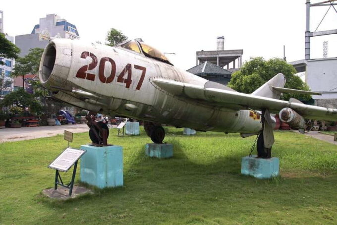 Hanoi: Vietnam War Remnants Museum & Local Train Street - Important Visitor Information
