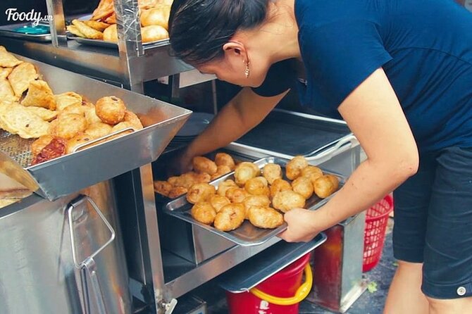 Hanoi Walking Street Food Tour With Train-Street Visit - Meeting and Pickup