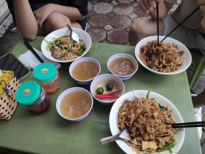 Hanois Food Tour Paired With Water Puppet Show - Cultural Insights Through Water Puppetry