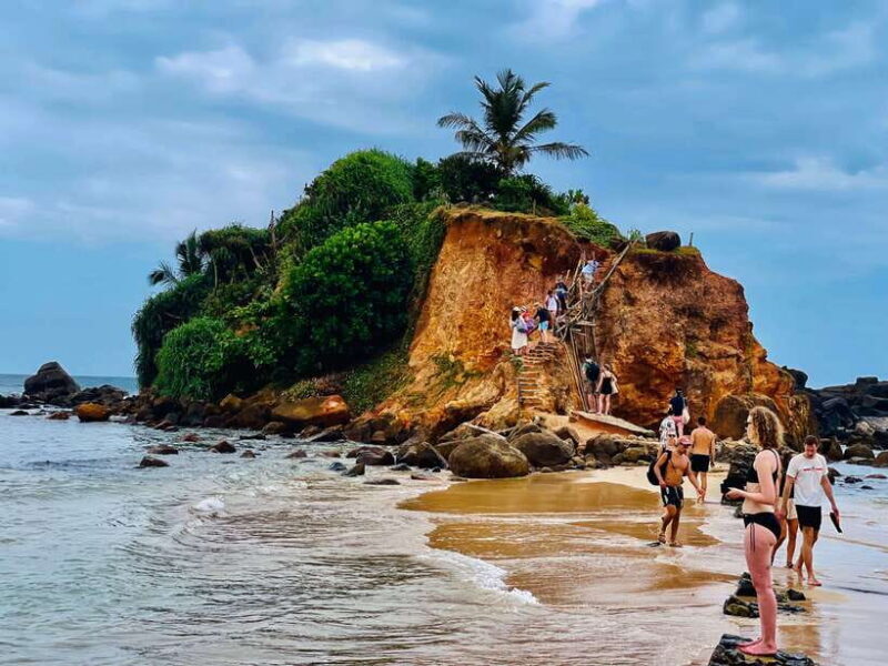 Happy Tour in Sri Lanka - Authenticity and Local Insights